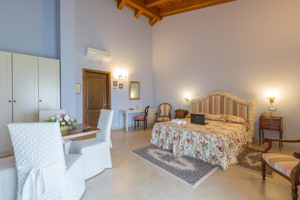 Casale Santa Maria Country House Hostal Mosciano SantʼAngelo Exterior foto